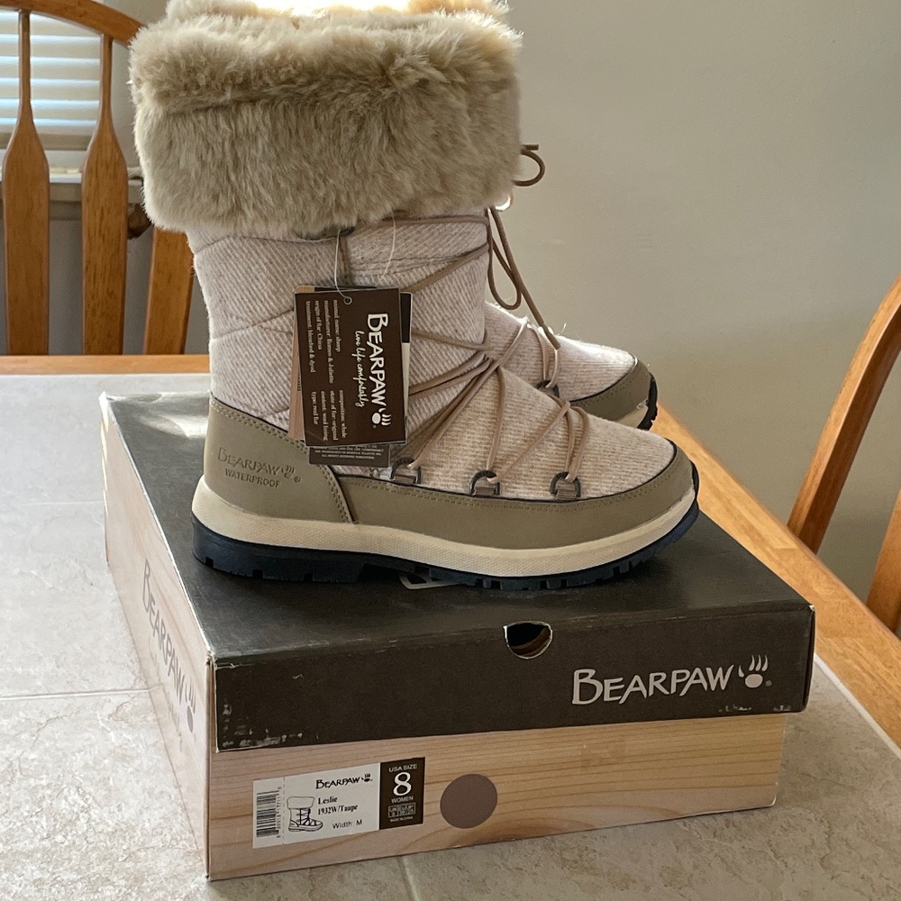 BEARPAW size 8 med-NWT Boots